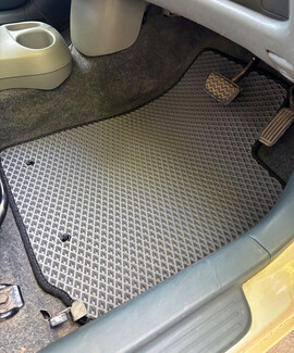 Ворсовые коврики на Toyota Vitz I 1998&nbsp;-&nbsp;2005 в Орле