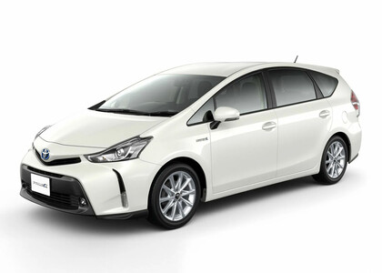 Коврики на Toyota Prius Alpha 2011 - 2021 в Орле